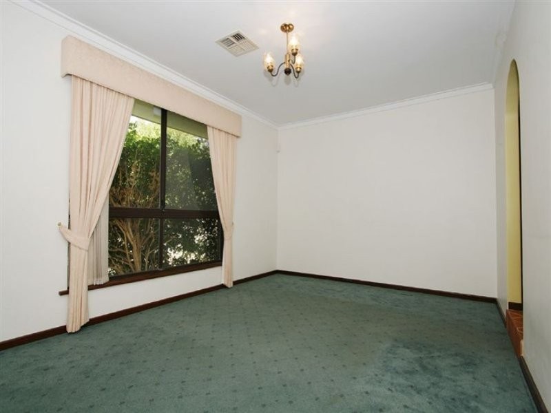 25 Hanrahan Loop, Kardinya WA 6163