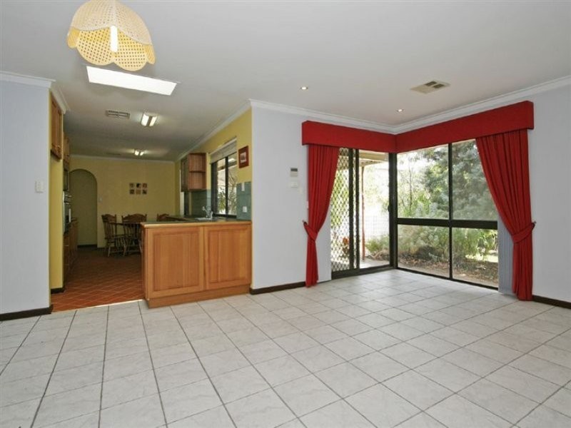 25 Hanrahan Loop, Kardinya WA 6163