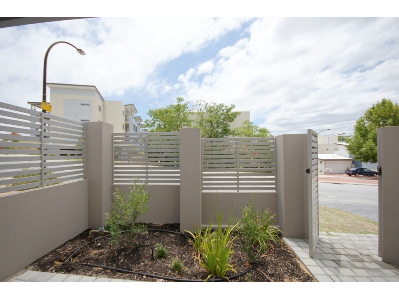 7/2 Pearson Drive, Success WA 6164