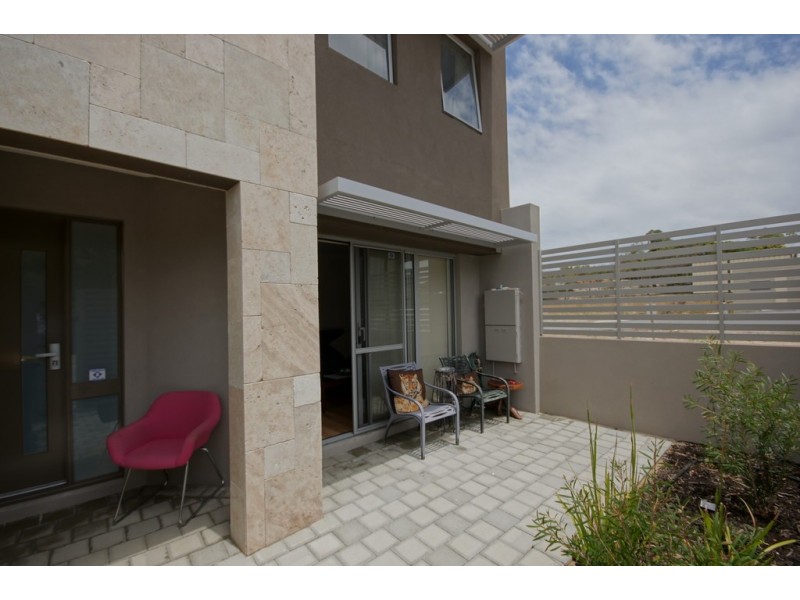 7/2 Pearson Drive, Success WA 6164