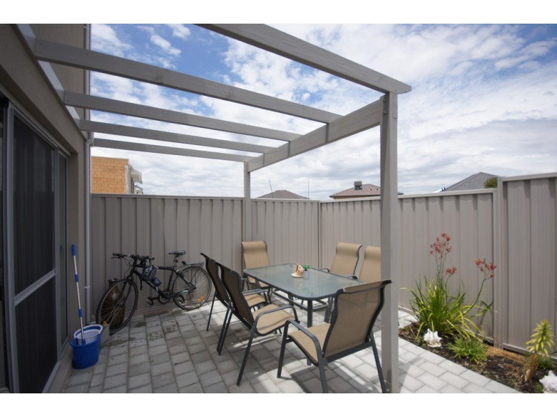 7/2 Pearson Drive, Success WA 6164