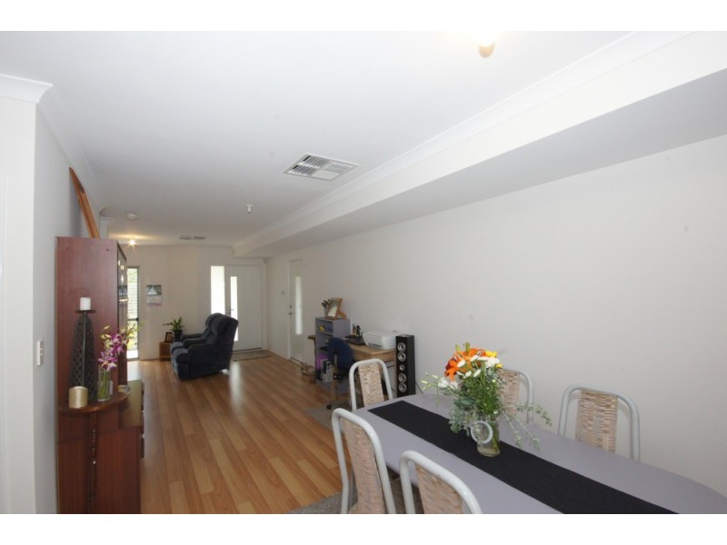 7/2 Pearson Drive, Success WA 6164