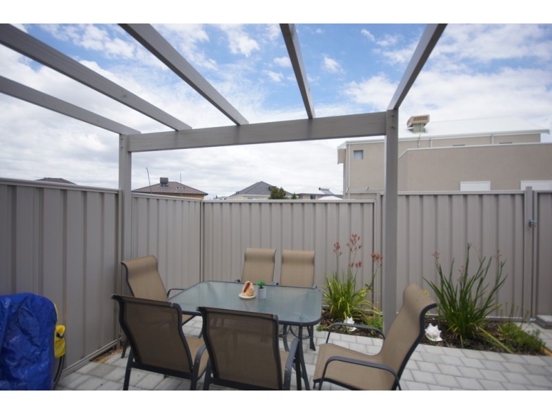 7/2 Pearson Drive, Success WA 6164