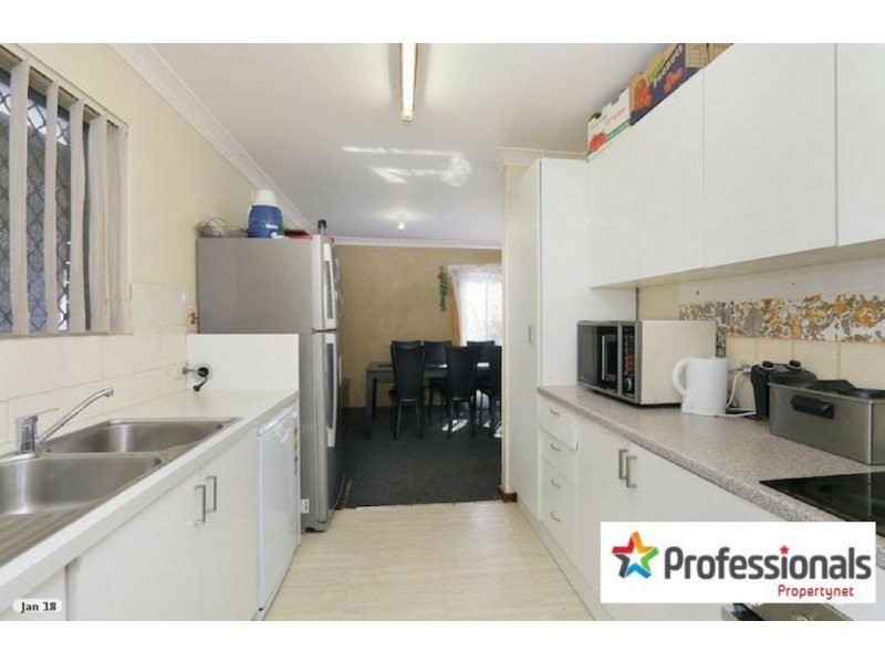 35 Hilton Crescent, Maddington WA 6109