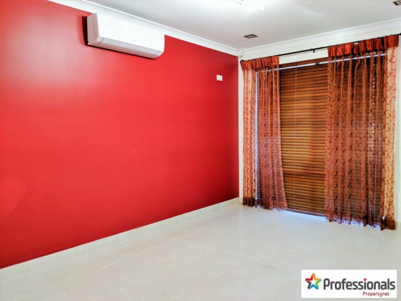 5 Mispickel Way, Wattle Grove WA 6107