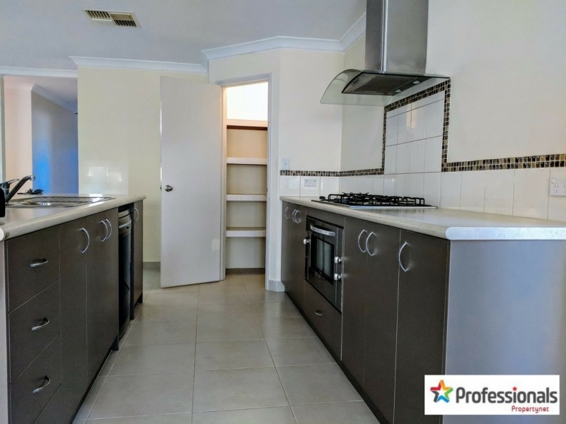 5 Mispickel Way, Wattle Grove WA 6107