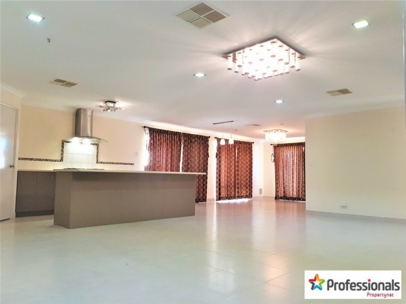 5 Mispickel Way, Wattle Grove WA 6107