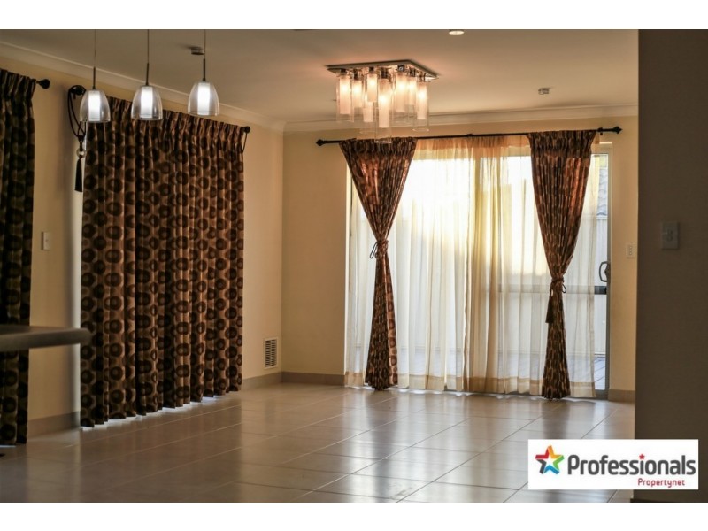 5 Mispickel Way, Wattle Grove WA 6107