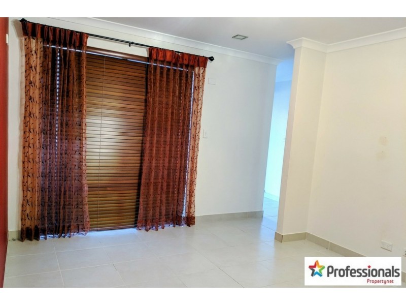 5 Mispickel Way, Wattle Grove WA 6107