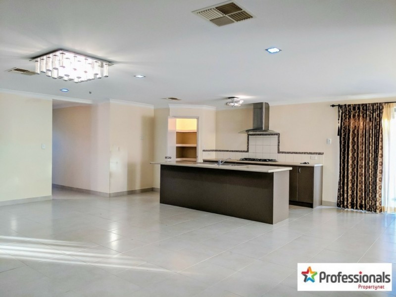 5 Mispickel Way, Wattle Grove WA 6107