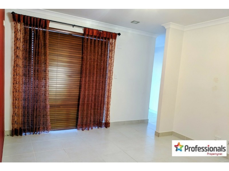 5 Mispickel Way, Wattle Grove WA 6107