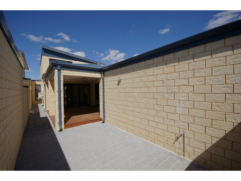 42 Birch Road, Aubin Grove WA 6164