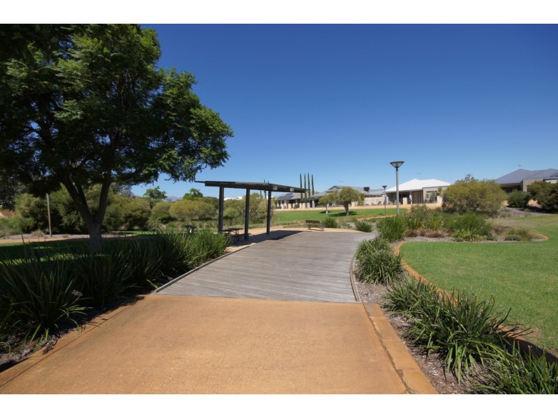 42 Birch Road, Aubin Grove WA 6164