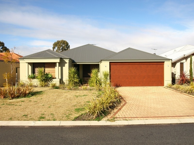 11 Sheringham Bend, Success WA 6164