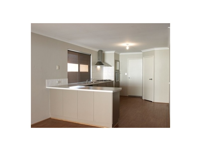 11 Sheringham Bend, Success WA 6164