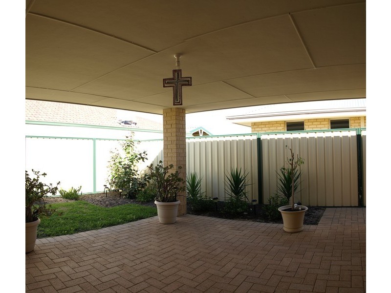 11 Sheringham Bend, Success WA 6164