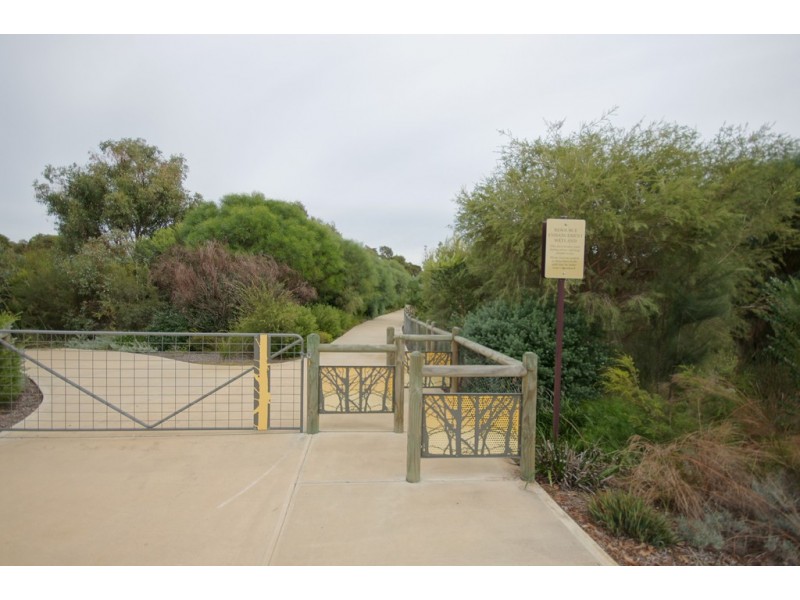 14 Geikie Glade, Wandi WA 6167