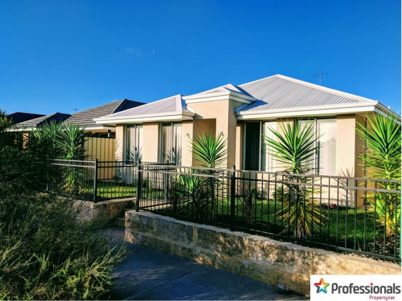 10 Hugel Lane, Hammond Park WA 6164