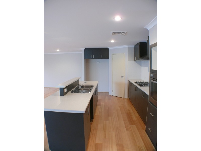 32 Whittaker Turn, Forrestdale WA 6112