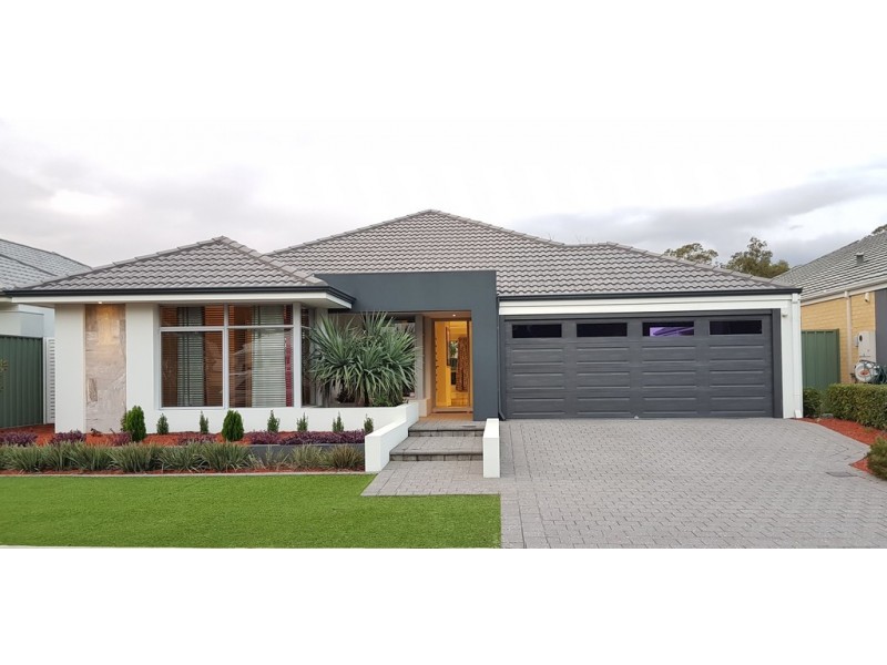 17 Monarch Way, Wattle Grove WA 6107