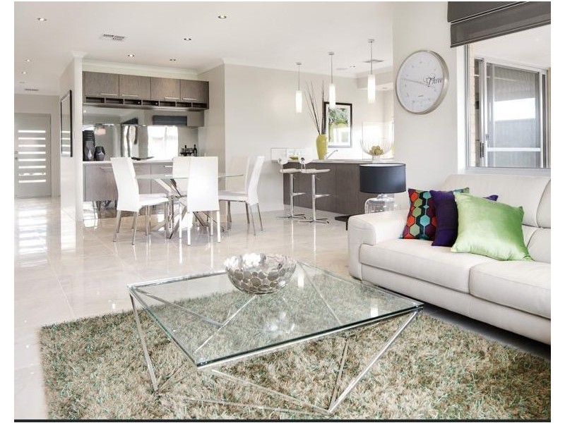 17 Monarch Way, Wattle Grove WA 6107