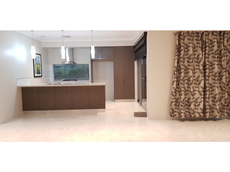 17 Monarch Way, Wattle Grove WA 6107