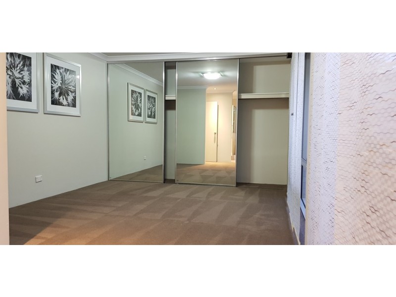 17 Monarch Way, Wattle Grove WA 6107