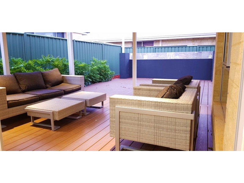 17 Monarch Way, Wattle Grove WA 6107