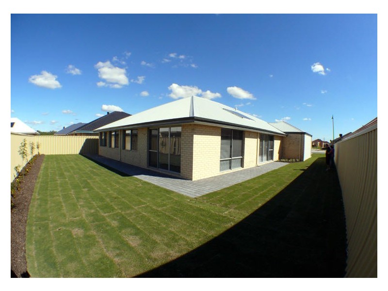 121 Aurora Drive, Atwell WA 6164