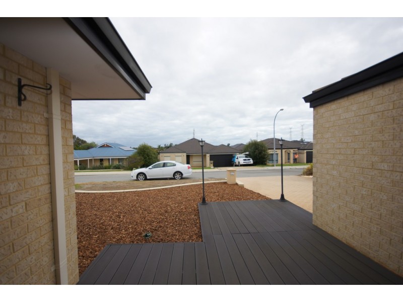 7 Dongara Way, South Lake WA 6164