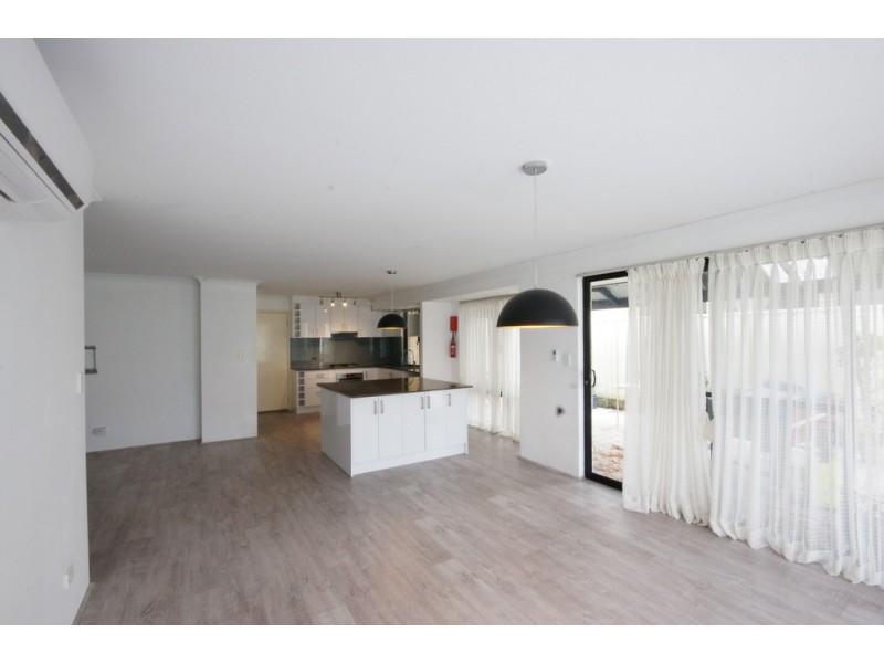 7 Dongara Way, South Lake WA 6164