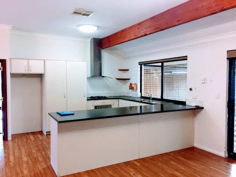 136 Brenchley Drive, Atwell WA 6164