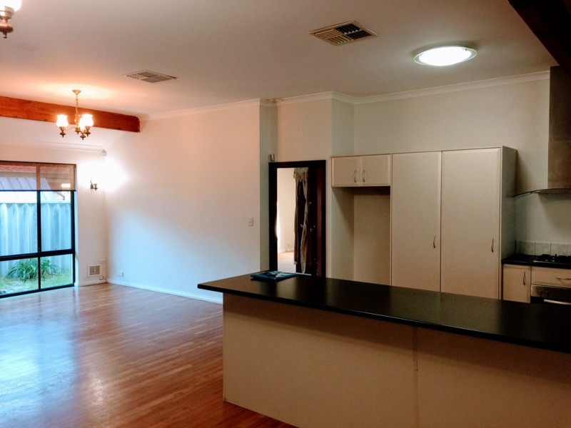 136 Brenchley Drive, Atwell WA 6164