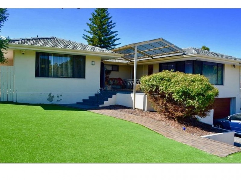 18 Marlow Way, Thornlie WA 6108