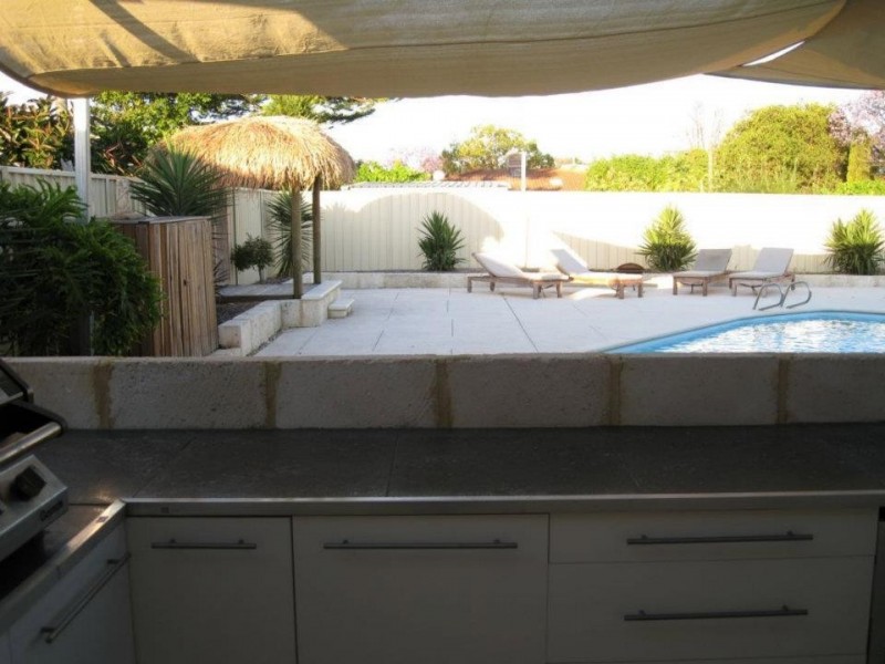 18 Marlow Way, Thornlie WA 6108