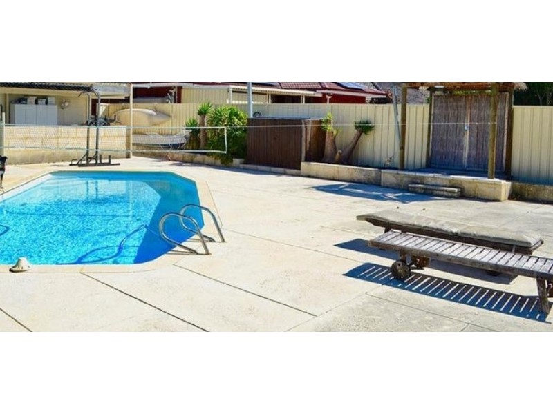 18 Marlow Way, Thornlie WA 6108