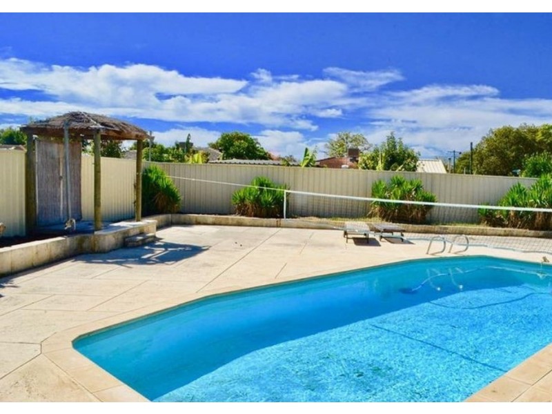 18 Marlow Way, Thornlie WA 6108