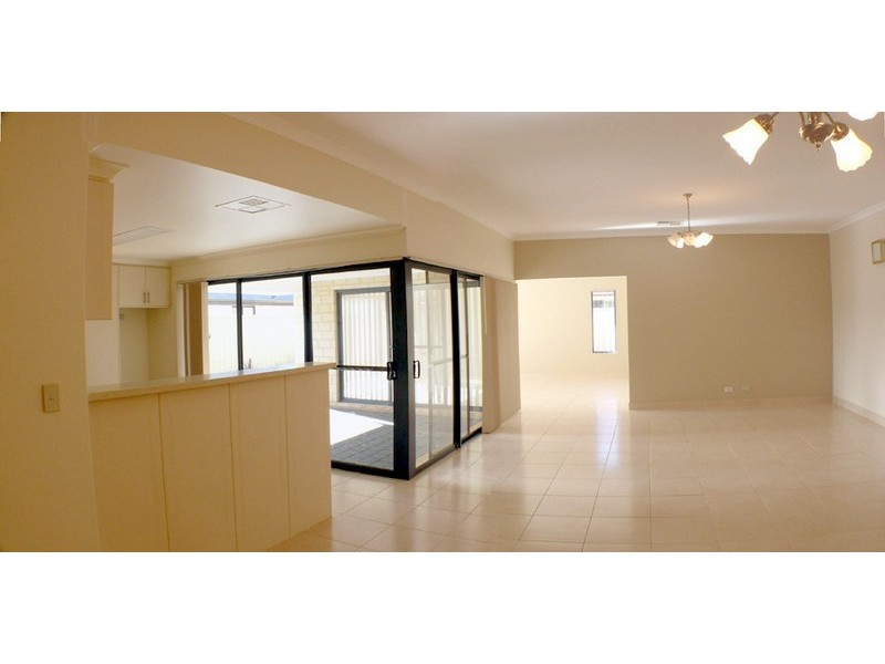 5 Aurora Drive, Atwell WA 6164