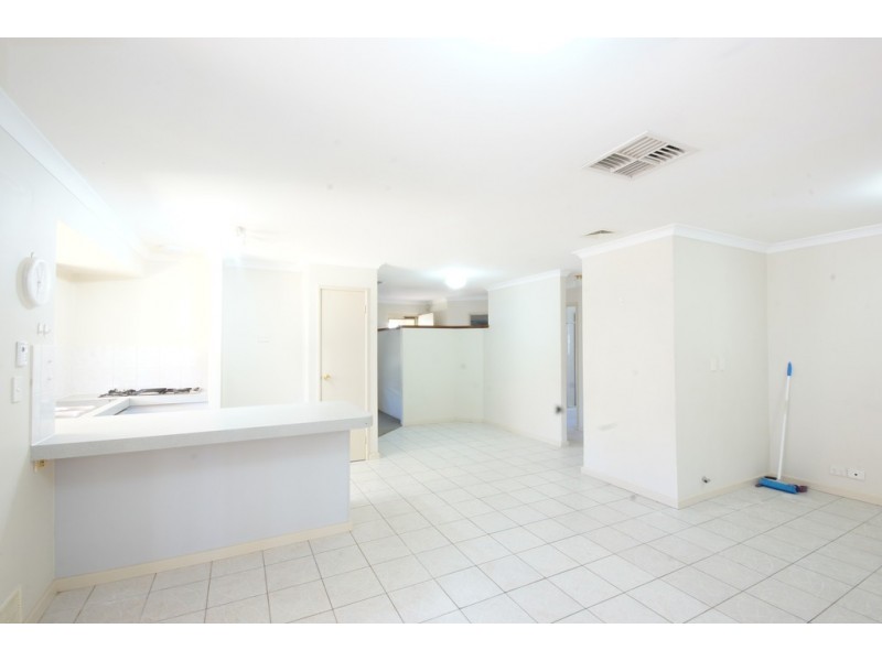 13 Rossell Place, Atwell WA 6164