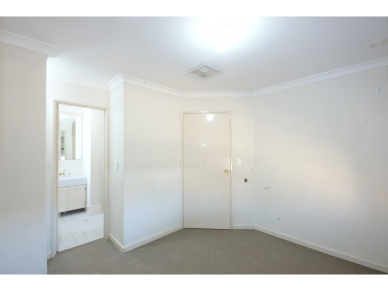 13 Rossell Place, Atwell WA 6164