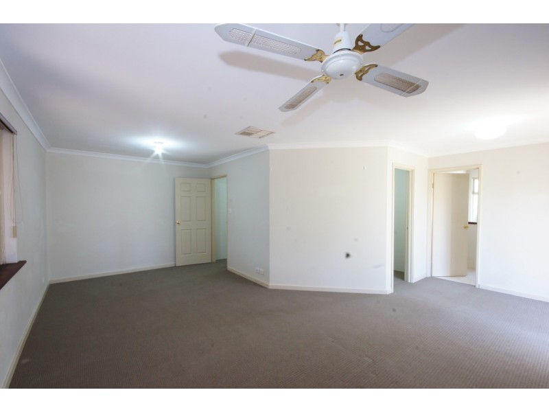 13 Rossell Place, Atwell WA 6164