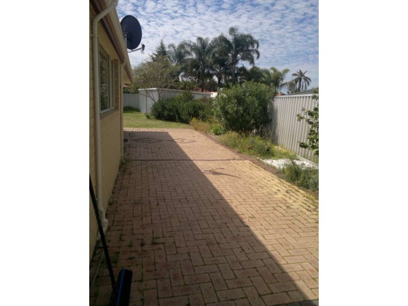 9 folland pde, Atwell WA 6164