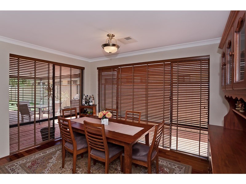 18 Reeves Entrance, Success WA 6164