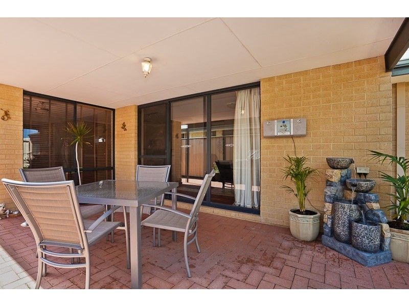 18 Reeves Entrance, Success WA 6164