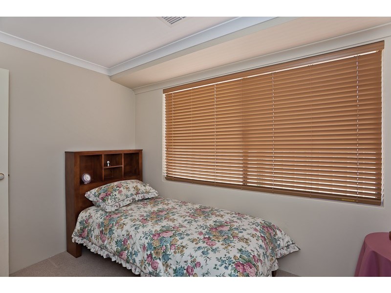 18 Reeves Entrance, Success WA 6164