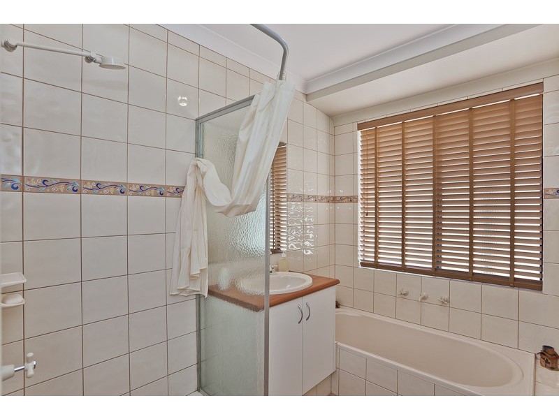 18 Reeves Entrance, Success WA 6164