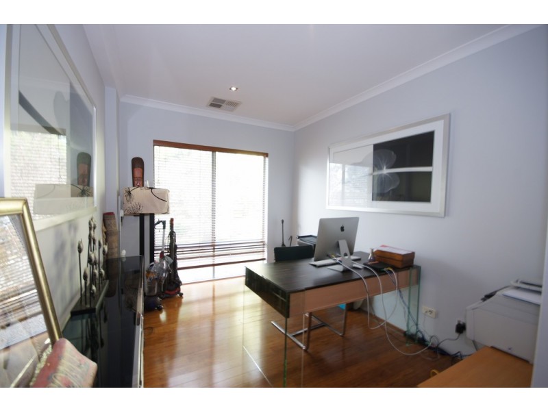 LEASED 8 Isla Place, Piara Waters WA 6112