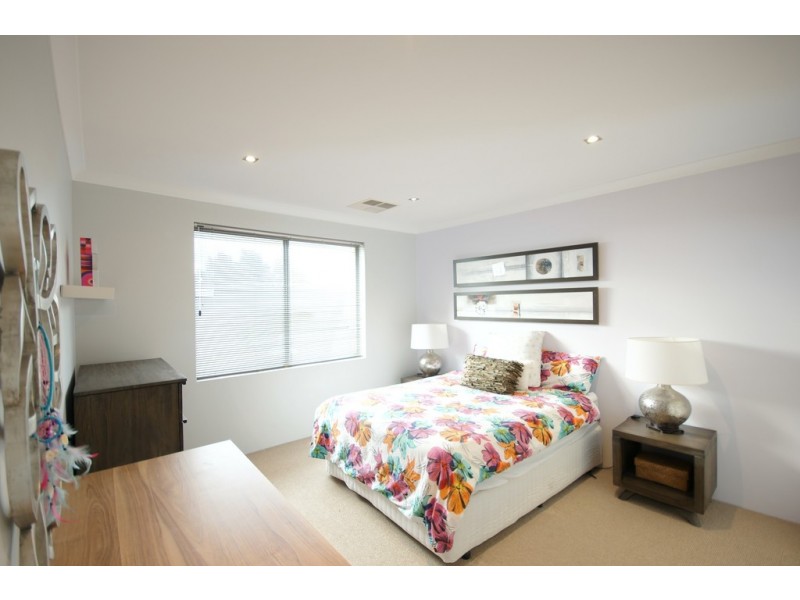 LEASED 8 Isla Place, Piara Waters WA 6112