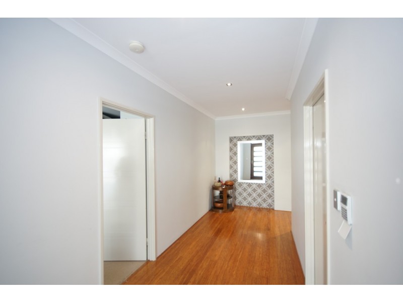 LEASED 8 Isla Place, Piara Waters WA 6112