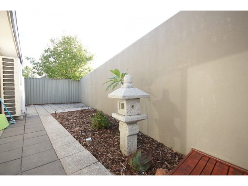 LEASED 8 Isla Place, Piara Waters WA 6112